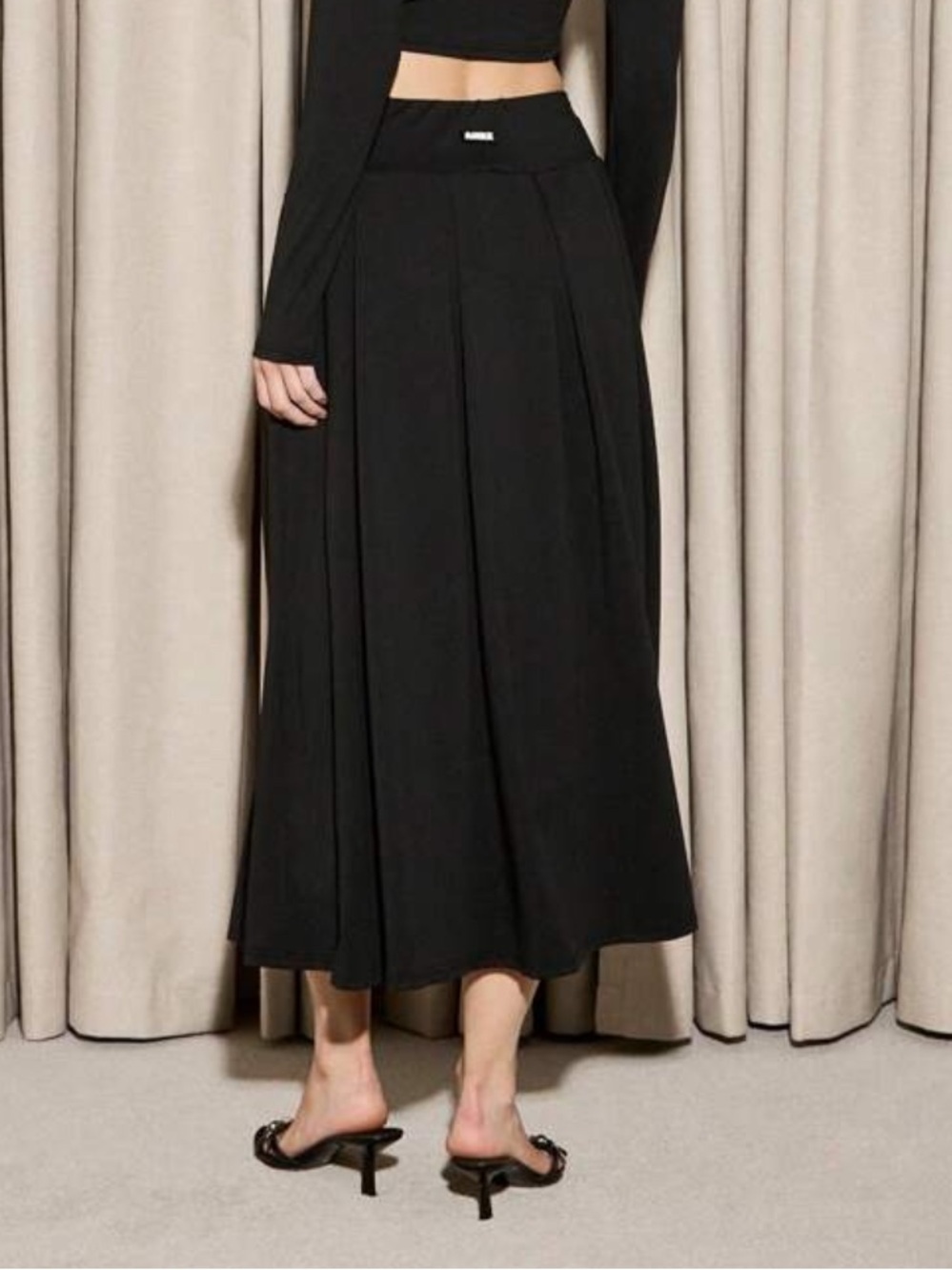 Black Pleated Maxi Skirt - Picture 5 of 5